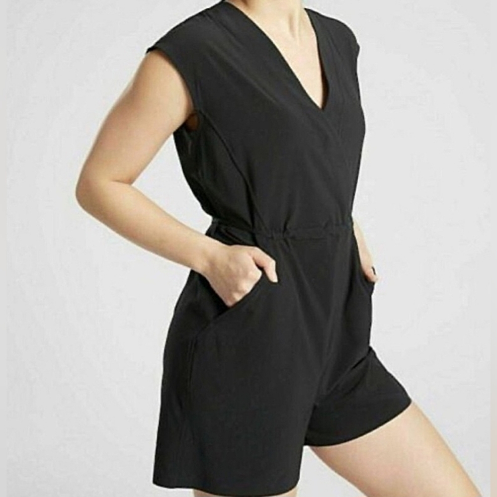 Athleta Marlow Romper Play Suit Stretch Criscross Top Tie Waist Sz Large Black